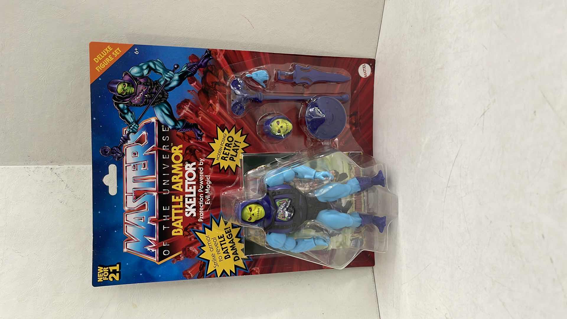 Photo 1 of NIB MASTERS OF THE UNIVERSE BATTLE ARMOR SKELETOR FIGURE SET MSRP $27.99