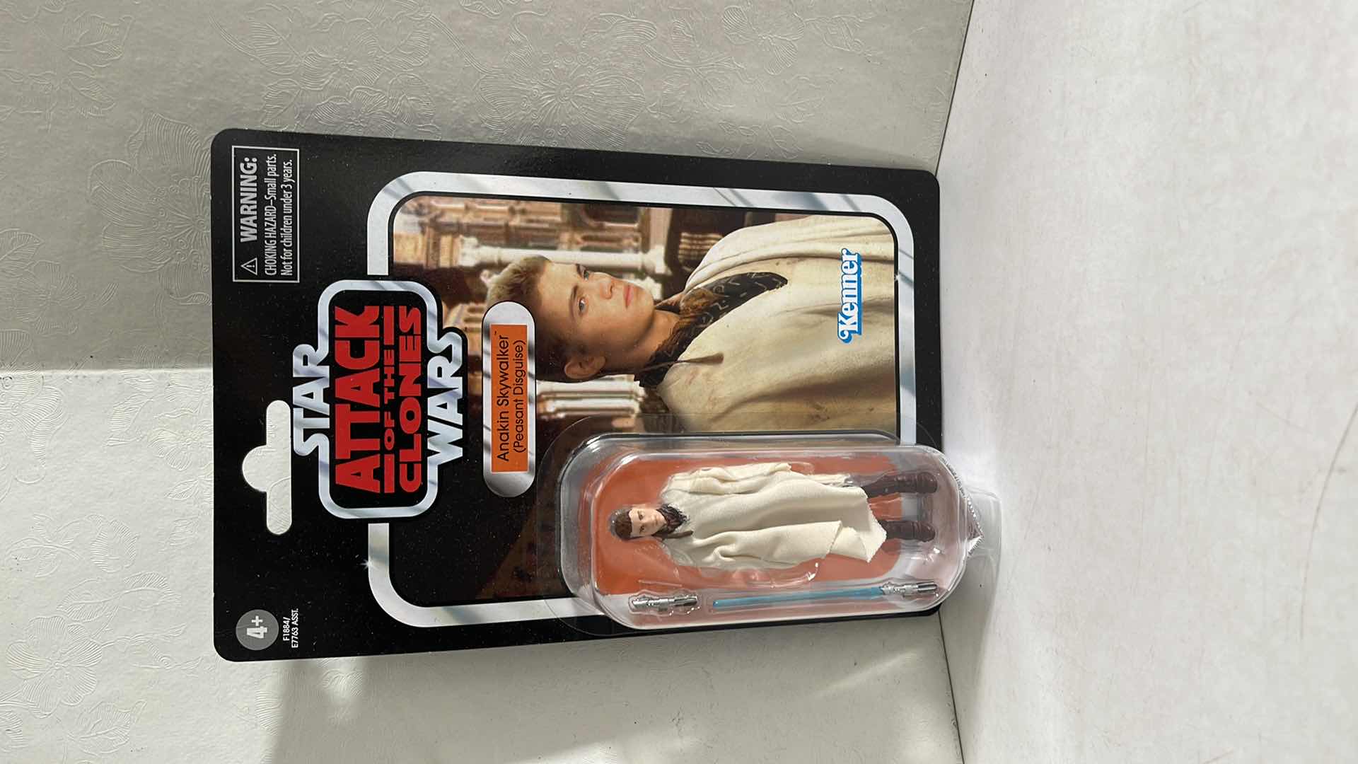 Photo 1 of NIB STAR WARS ATTACK OF THE CLONE WARS ANAKIN SKYWALKER PEASANT DISGUISE VC32 MSRP $14.99