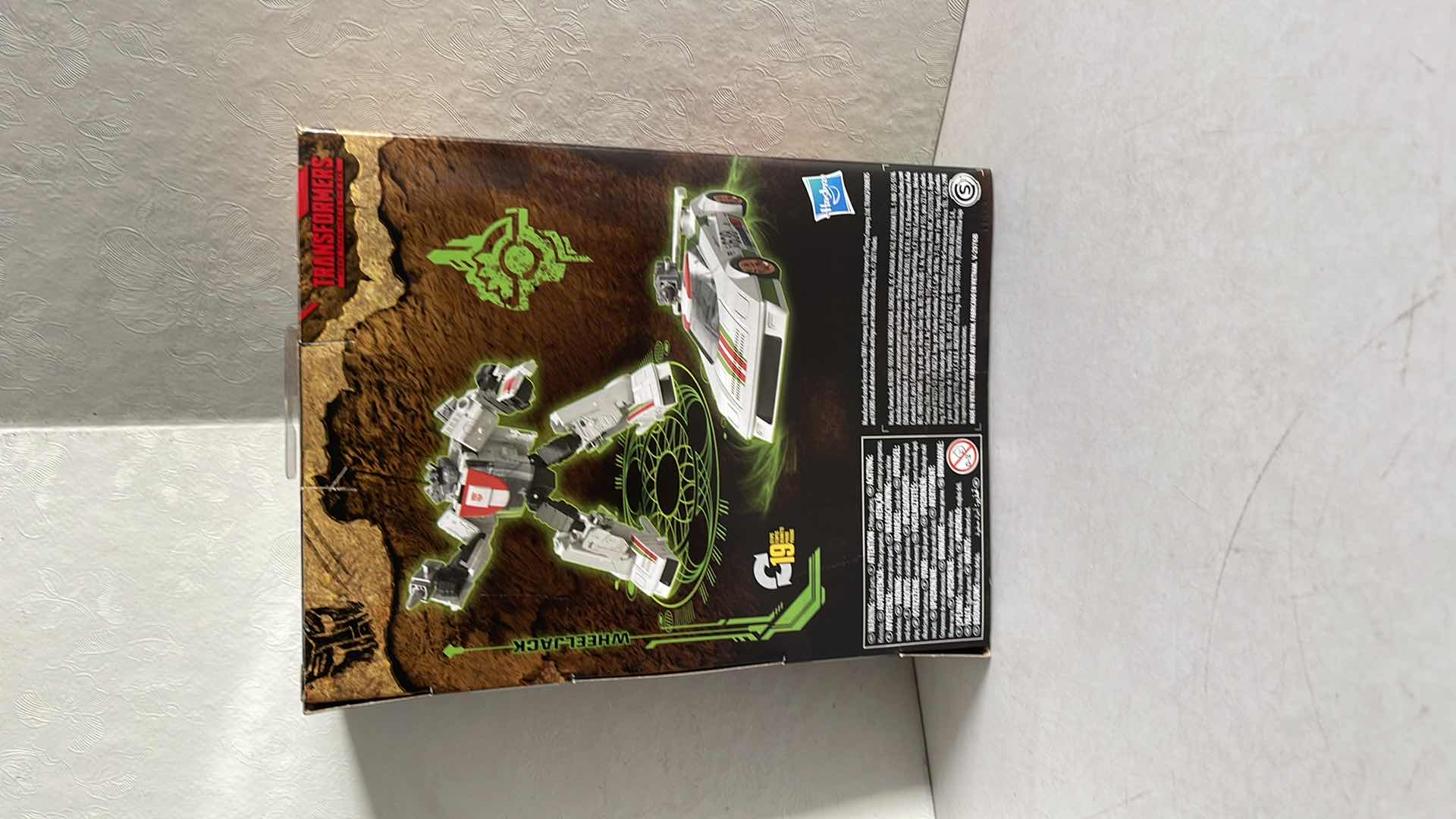 Photo 2 of NIB TRANSFORMERS KINGDOM WAR FOR CYBERTRON WHEELJACK MSRP $26.99