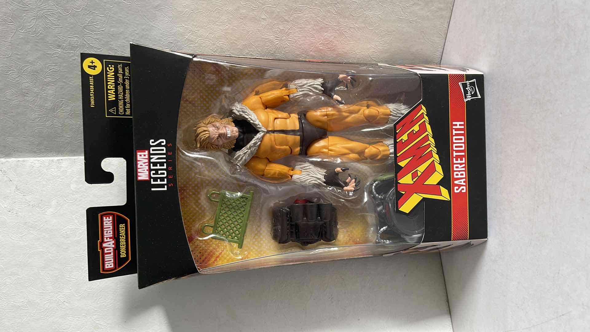 Photo 1 of NIB MARVEL LEGENDS SERIES X-MEN SABERTOOTH MSRP $28.99