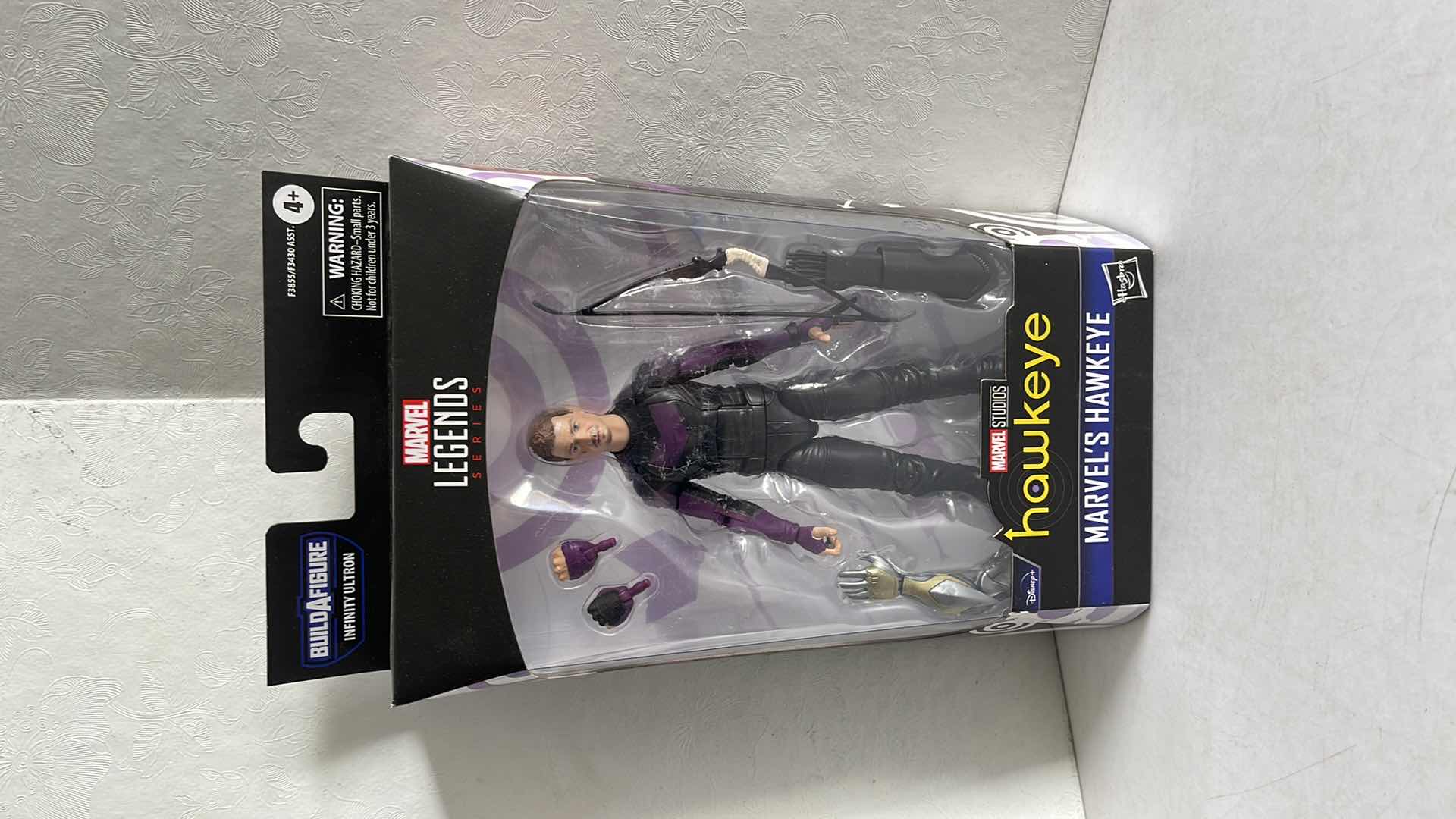 Photo 1 of NIB MARVEL LEGENDS SERIES SUPER MARVELS HAWKEYE MSRP $27.99