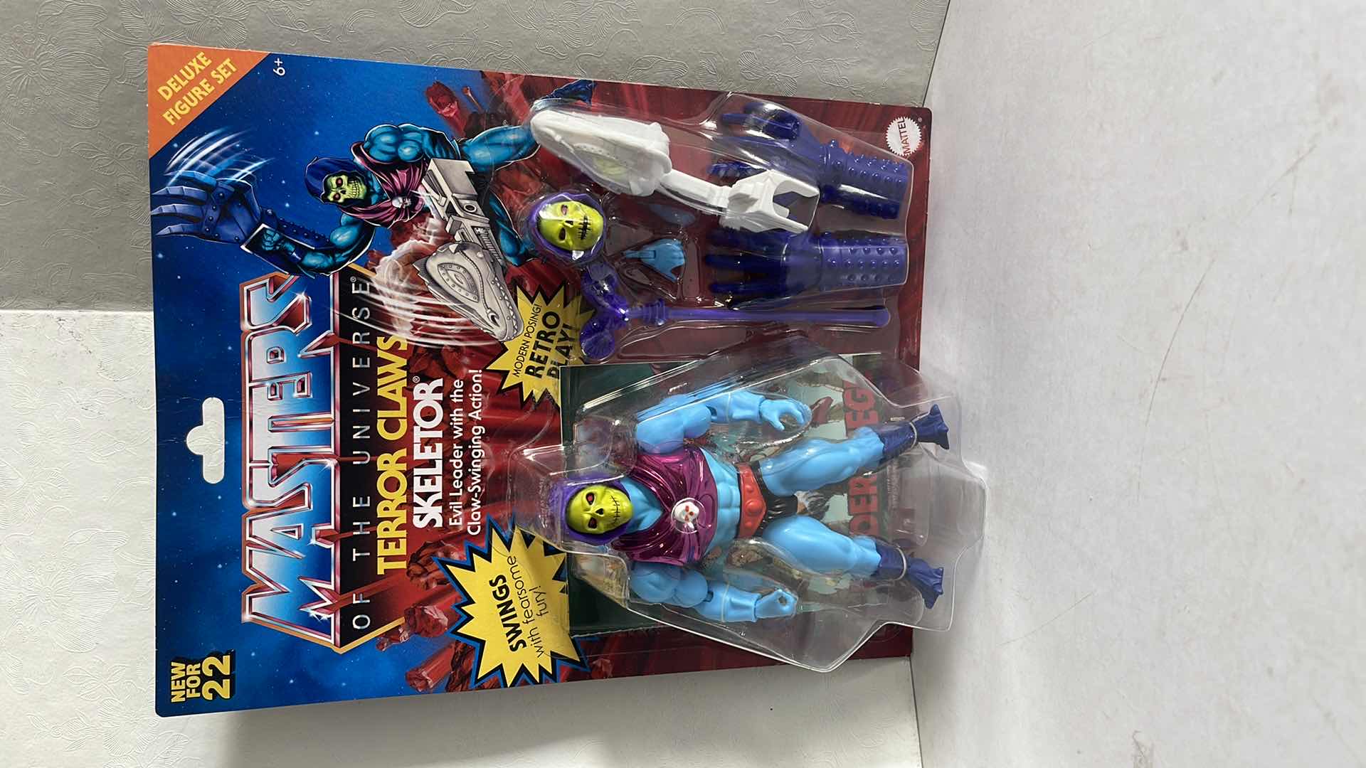 Photo 1 of NIB MASTERS OF THE UNIVERSE TERROR CLAWS SKELETOR FIGURE SET MSRP $27.99