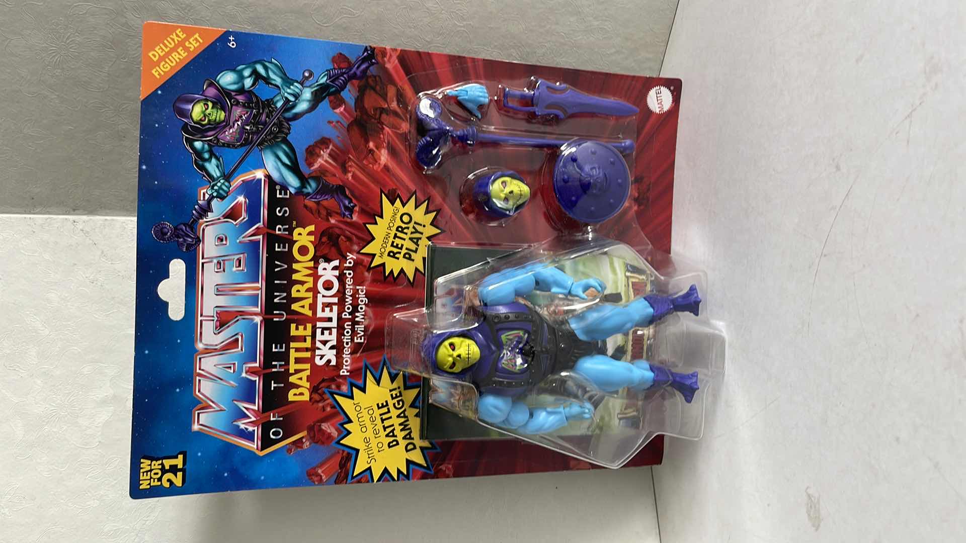 Photo 1 of NIB MASTERS OF THE UNIVERSE BATTLE ARMOR SKELETOR FIGURE SET MSRP $27.99