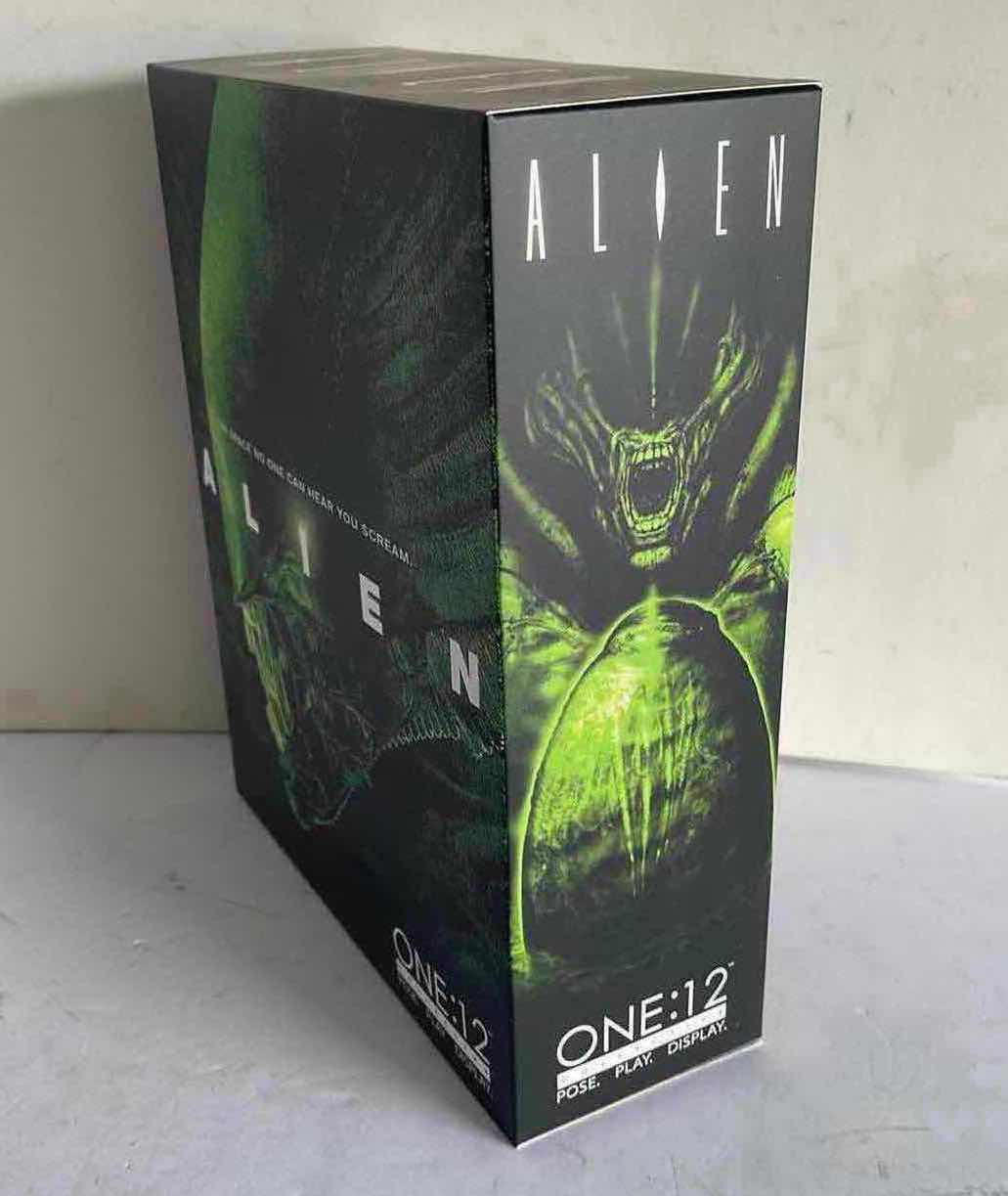 Photo 3 of NIB MEZCO ALIEN ONE:12 COLLECTIVE ACTION FIGURE WITH ACCESSORIES MSRP $69.99