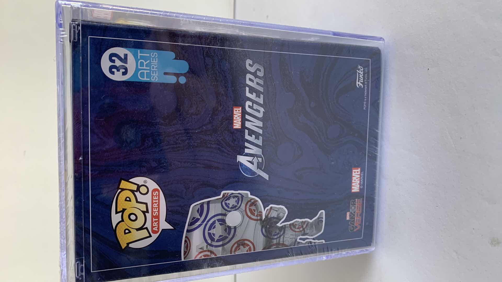 Photo 2 of FUNKO POP #32 AVENGERS CAPTAIN AMERICA NIB $32