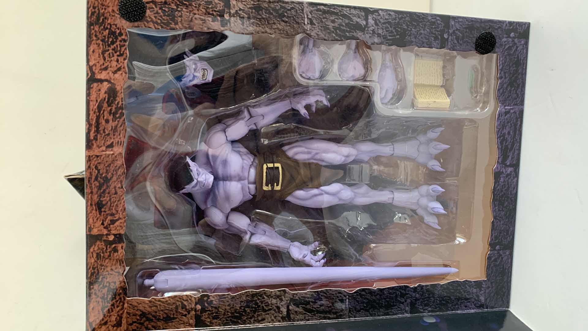 Photo 2 of GARGOYLES GOLIATH ULTIMATE ACTION FIGURE NIB $35