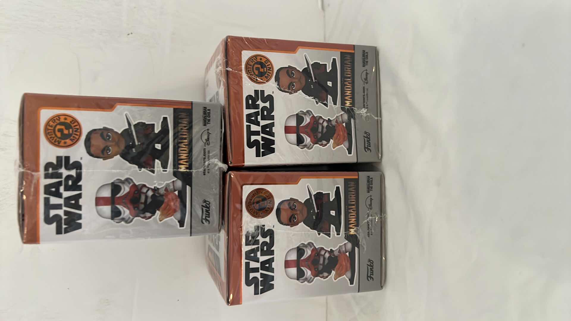 Photo 3 of NEW 3-PACK FUNKO STAR WARS MANDALORIAN MYSTERY MINIS BOBBLE-HEAD VINYL FIGURE