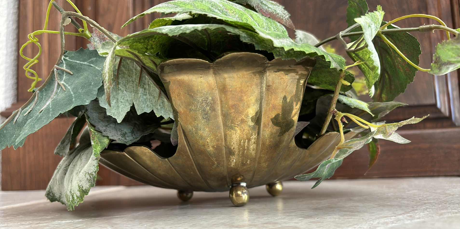 Photo 2 of MID-CENTURY SOLID BRASS SCALLOPED PLANTER BOWL W ARTIFICIAL PLANT 7.75” X 6.5” H3.15”