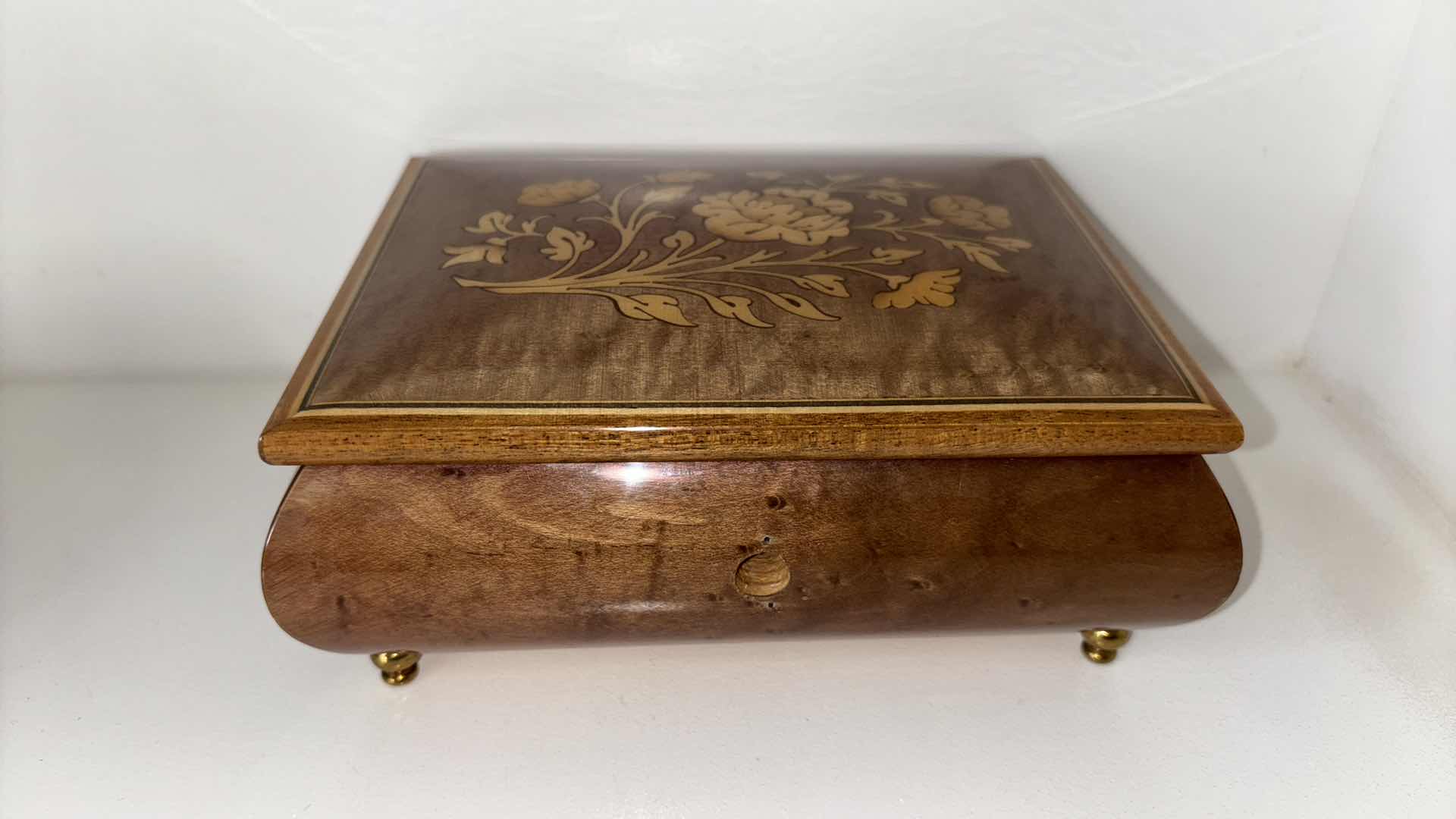 Photo 1 of LA BOTTEGUCCIA INLAID WOOD WORK JEWELRY/MUSIC BOX FROM SORRENTO ITALY 5.15 X 6.75” H3”