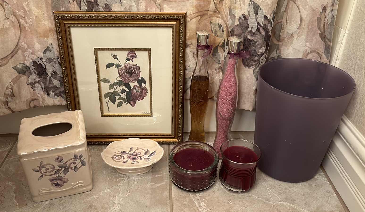 Photo 2 of 12 PC FLORAL PURPLE/PINK BATHROOM DECOR (DETAILS IN NOTES)