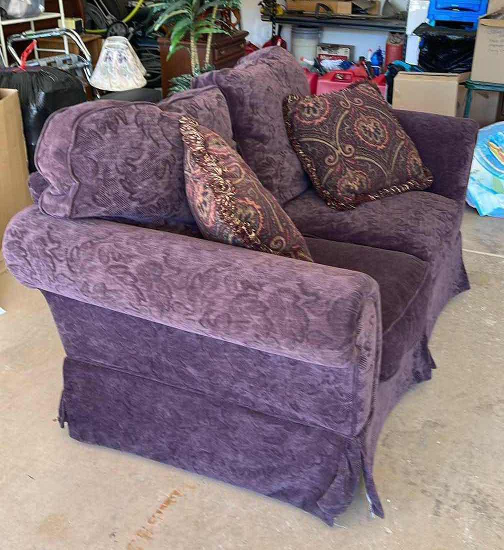 Photo 2 of LOVE SEAT W DECOR PILLOWS PURPLE LEAF PATTERN UPHOLSTERY 40” X 64” H34”