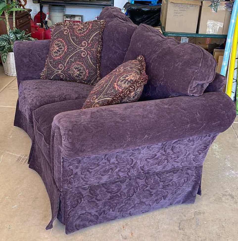 Photo 3 of LOVE SEAT W DECOR PILLOWS PURPLE LEAF PATTERN UPHOLSTERY 40” X 64” H34”