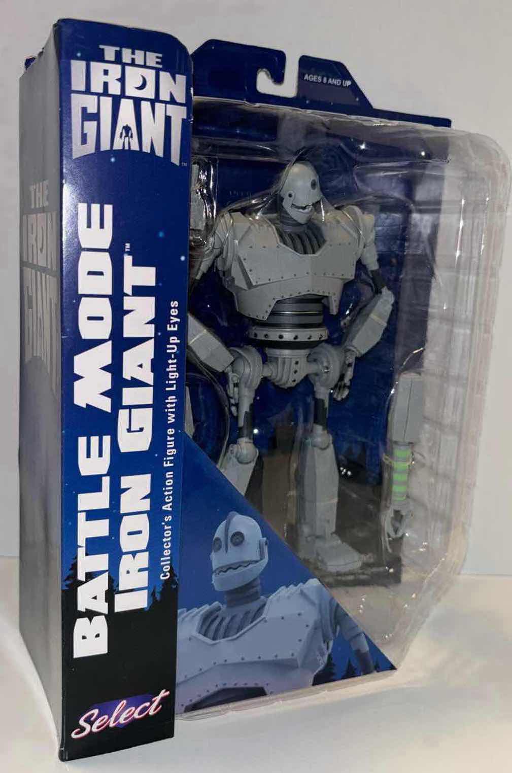 Photo 1 of NEW DIAMOND SELECT TOYS THE IRON GIANT COLLECTOR'S ACTION FIGURE & ACCESSORIES,
"BATTLE MODE IRON GIANT" W
LIGHT UP EYES