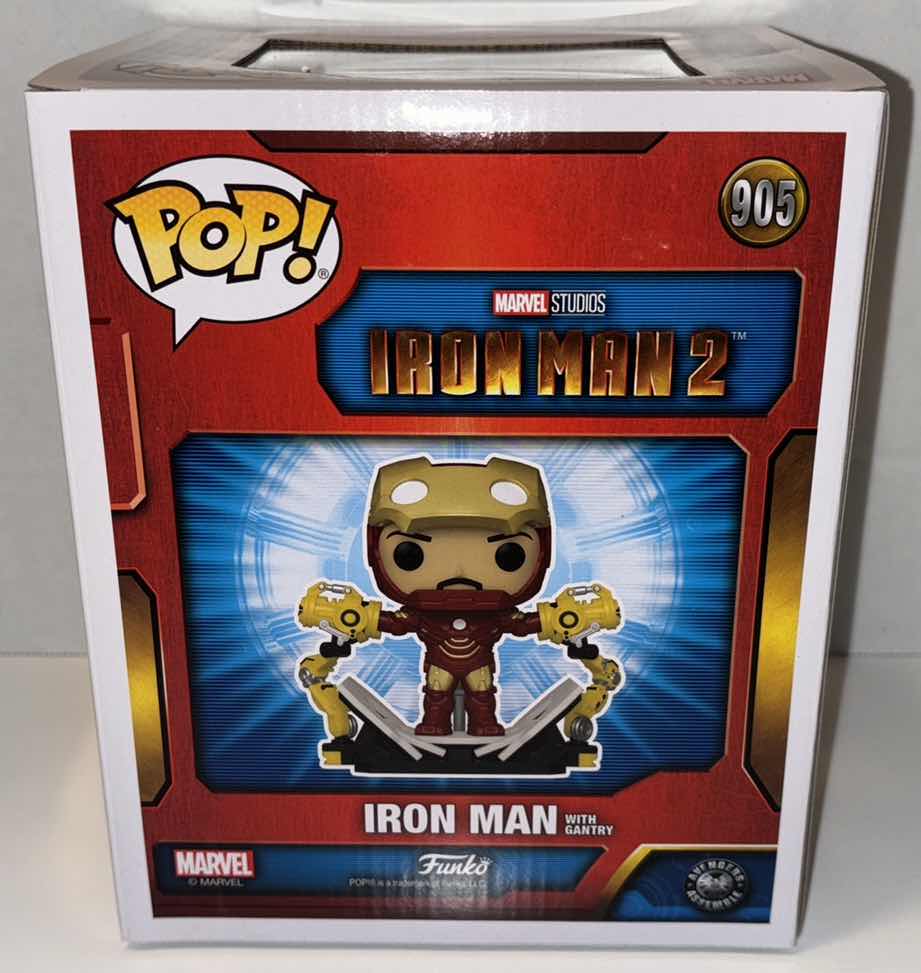 Photo 3 of NEW FUNKO POP! MARVEL STUDIOS IRON MAN 2 DELUXE BOBBLEHEAD FIGURE, GLOW IN THE DARK PX PREVIEWS EXCLUSIVE #905 “IRON MAN WITH GANTRY”