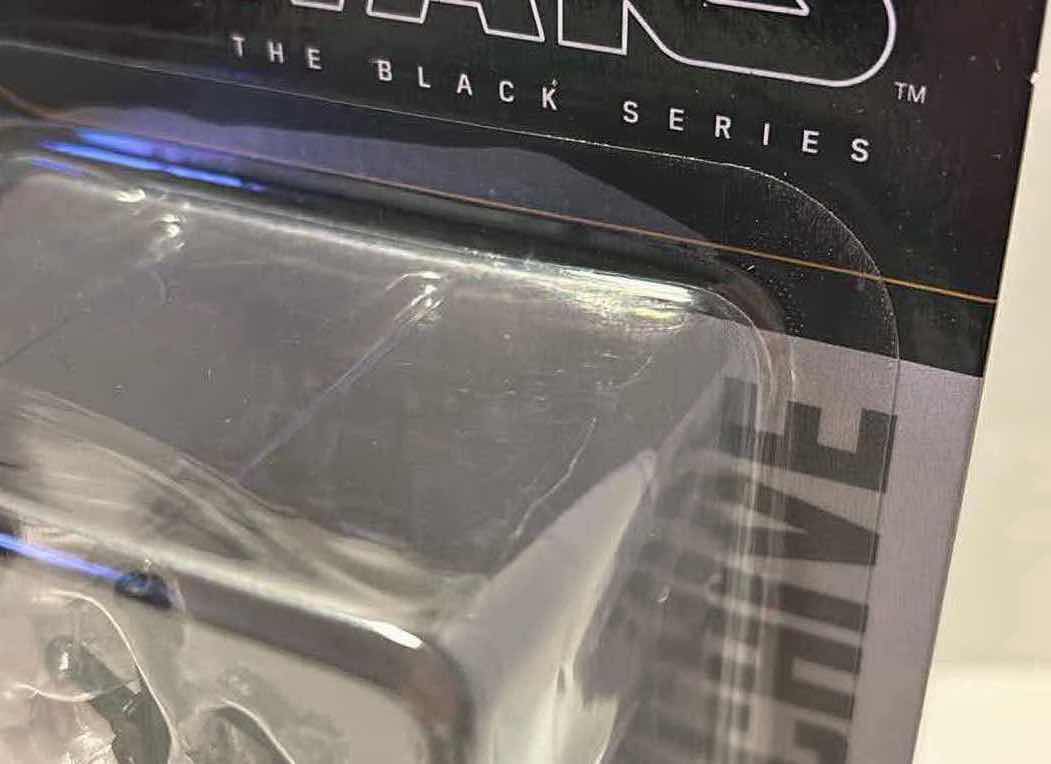 Photo 4 of NEW 2-PACK HASBRO STAR WARS THE BLACK SERIES 50TH ANNIVERSARY ARCHIVE ACTION FIGURE & ACCESSORIES, “PRINCESS LEIA ORGANA”