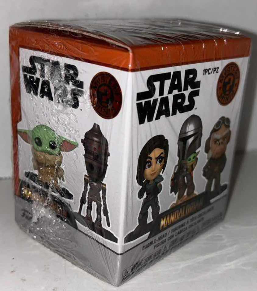 Photo 2 of NEW 3-PACK FUNKO STAR WARS THE MANDALORIAN BOBBLE-HEAD MYSTERY MINI VINYL FIGURE