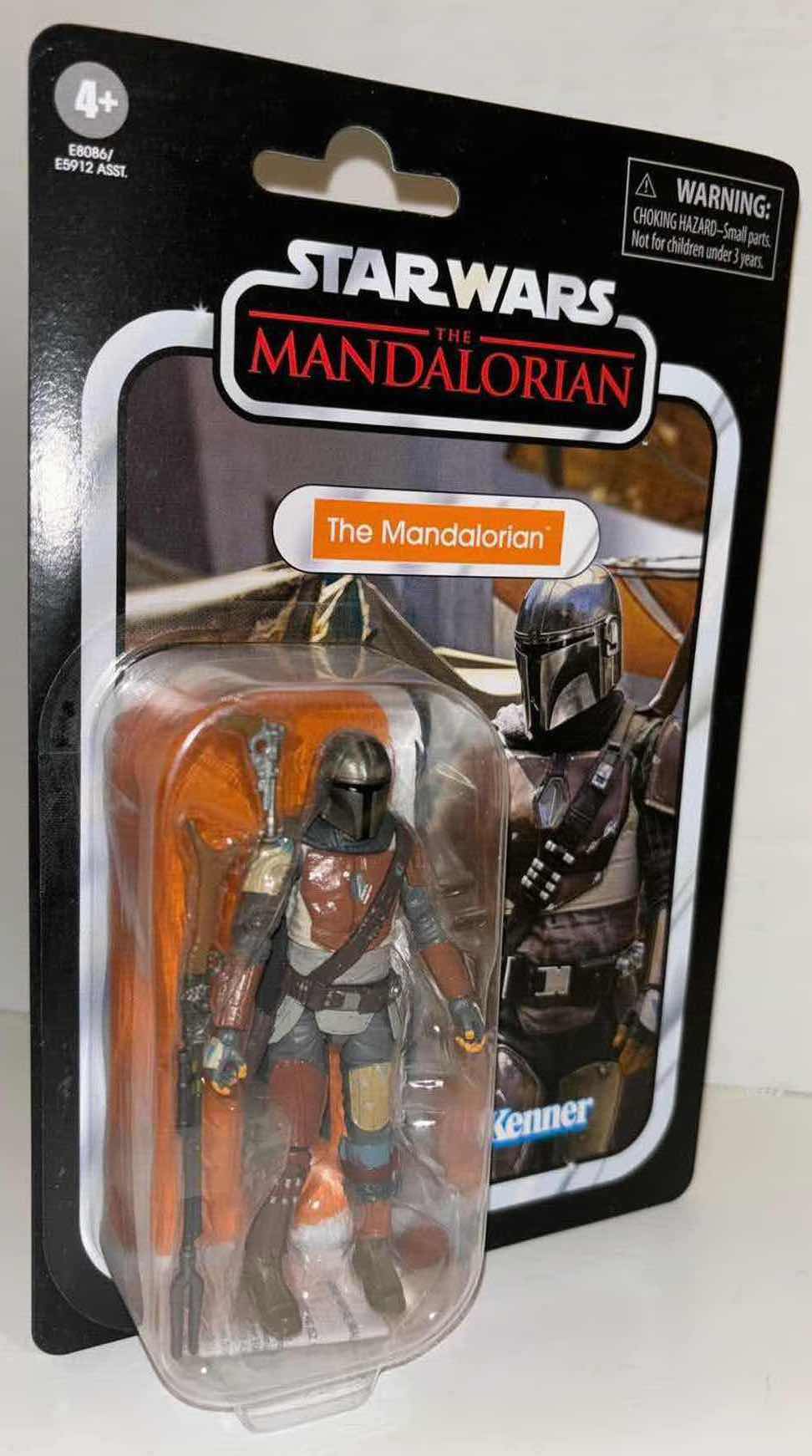 Photo 1 of NEW HASBRO STAR WARS THE VINTAGE COLLECTION ACTION FIGURE & ACCESSORIES, "THE MANDALORIAN (REGULAR)"