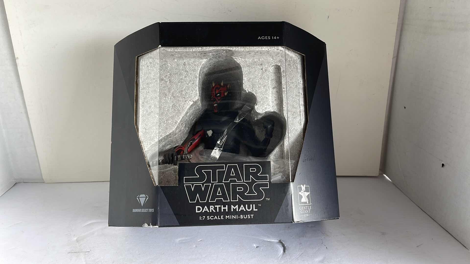 Photo 3 of NIB DIAMOND SELECT TOYS STAR WARS DARTH MAUL MINI BUST MSRP $100