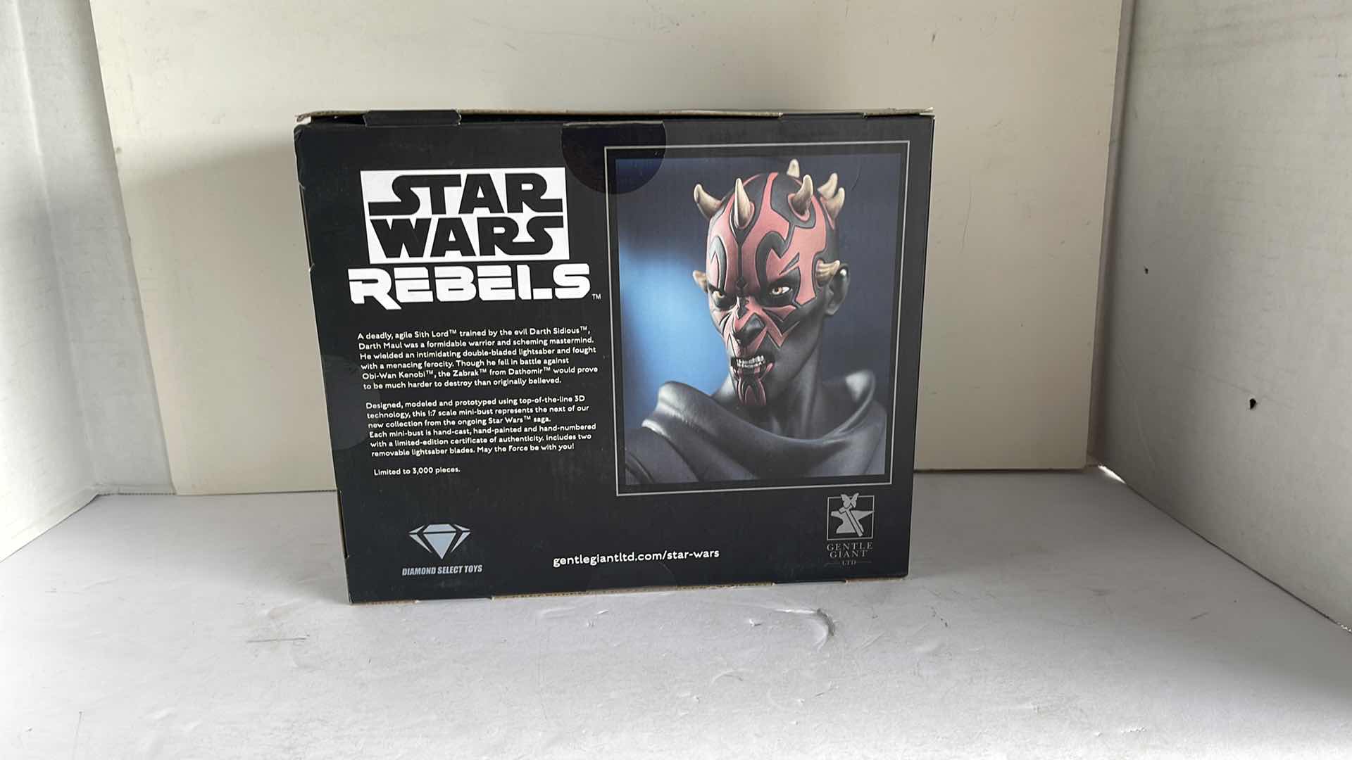 Photo 2 of NIB DIAMOND SELECT TOYS STAR WARS DARTH MAUL MINI BUST MSRP $100