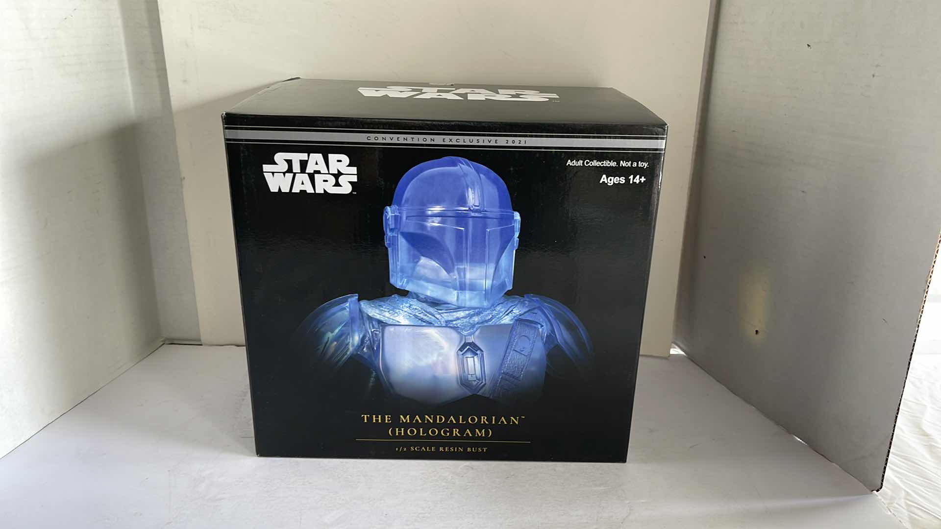 Photo 1 of NIB STAR WARS CONVENTION EXCLUSIVE 2021 THE MANDALORIAN HOLOGRAM RESIN BUST MSRP $199.99