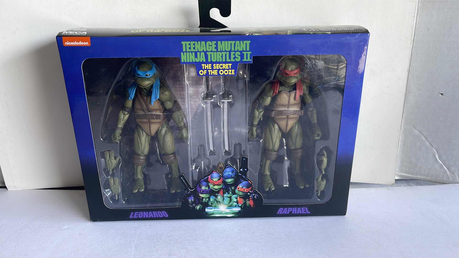 Photo 1 of NIB NICKELODEON TEENAGE MUTANT NINJA TURTLES II THE SECRET OF THE OOZE LEONARDO VS RAPHAEL MSRP $100