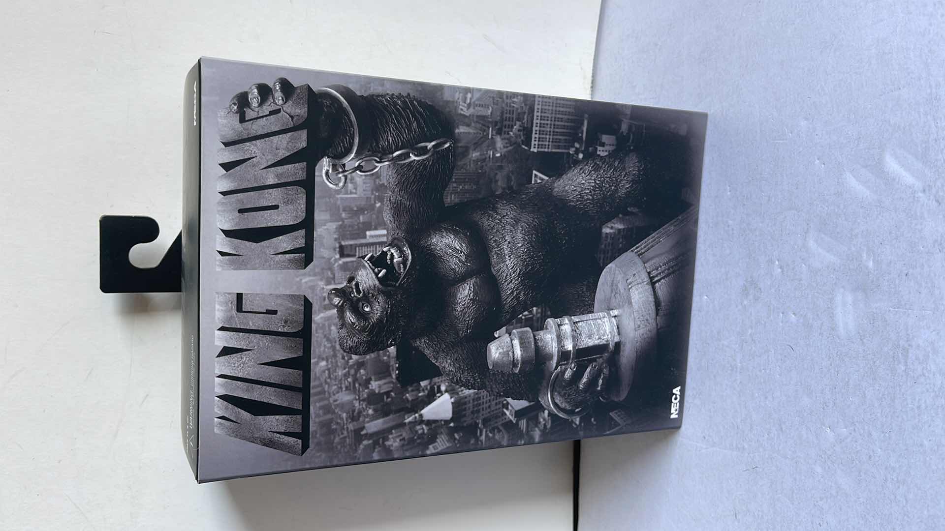 Photo 1 of NIB NECA KING KONG FIGRE WITH ACCESSORIES MSRP $24.99