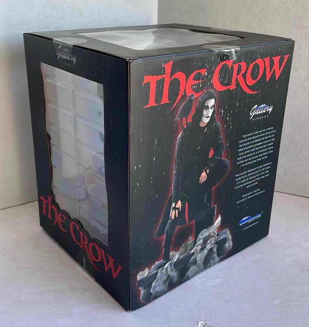 Photo 2 of NIB GALLERY DIORAMA THE CROW ROOFTOP PVC DIORAMA MSRP $50