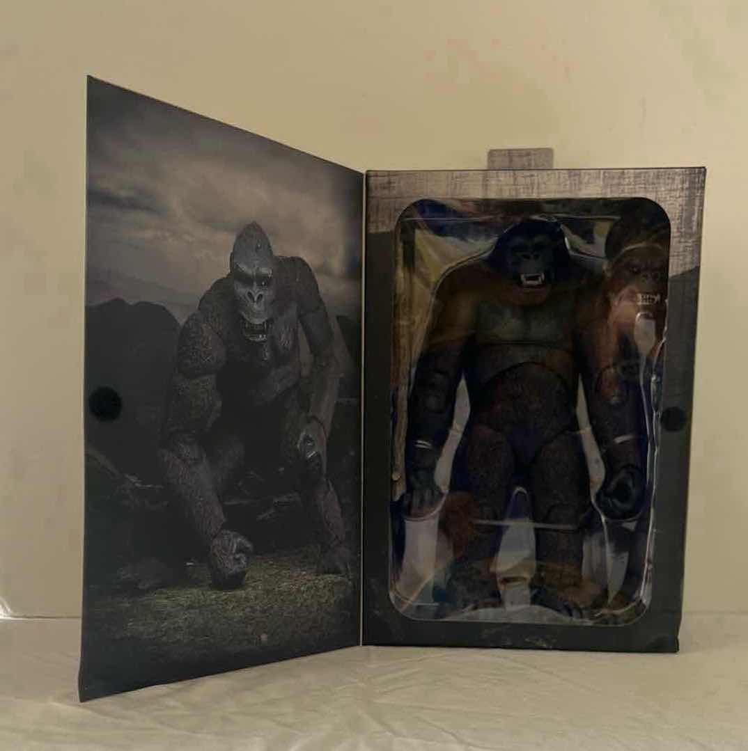 Photo 4 of NEW NECA REEL TOYS "KING KONG" 7" ACTION FIGURE MSRP $40