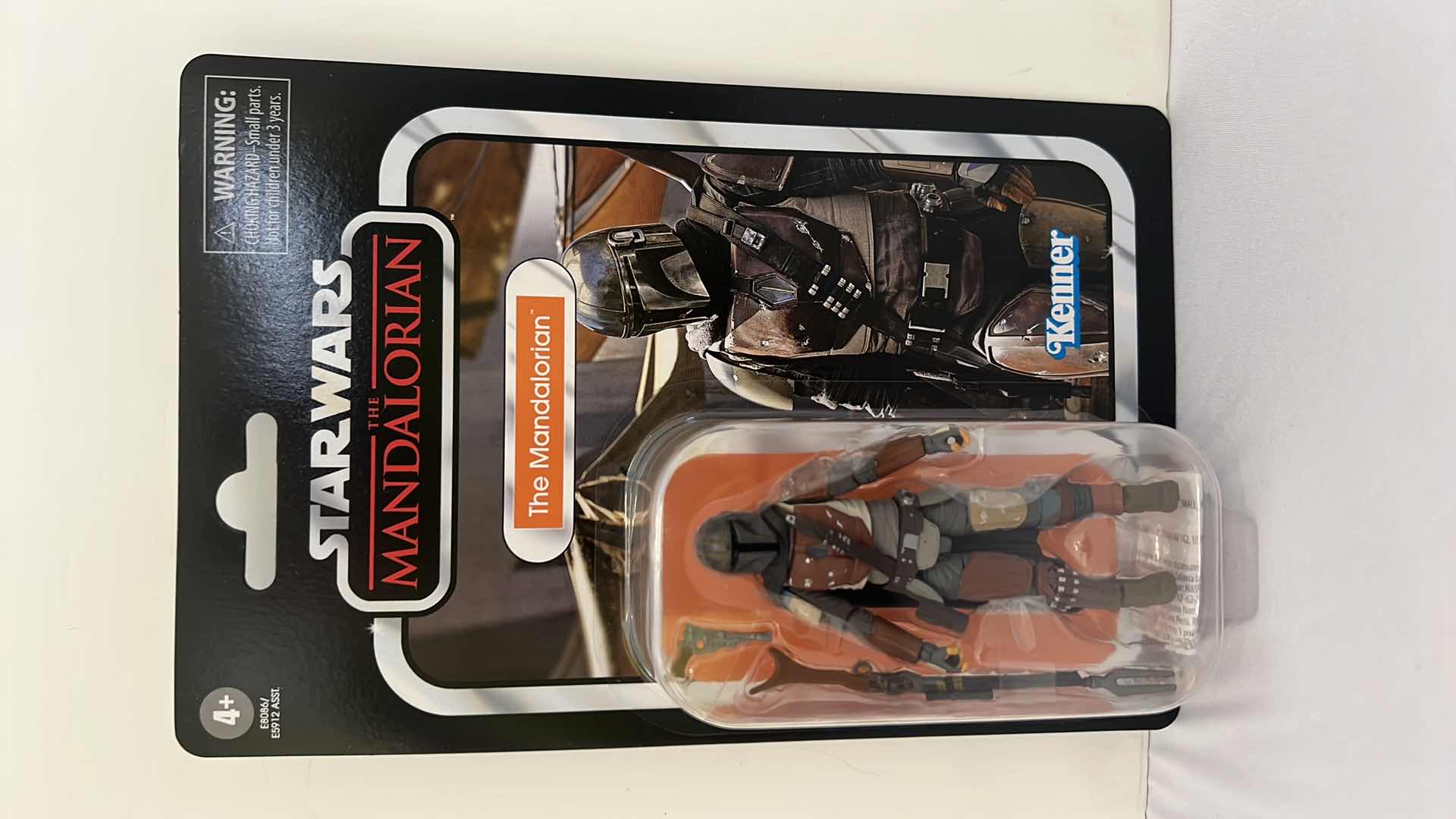 Photo 1 of NEW KENNER STAR WARS "THE MANDALORIAN" ACTION FIGURE MSRP $20