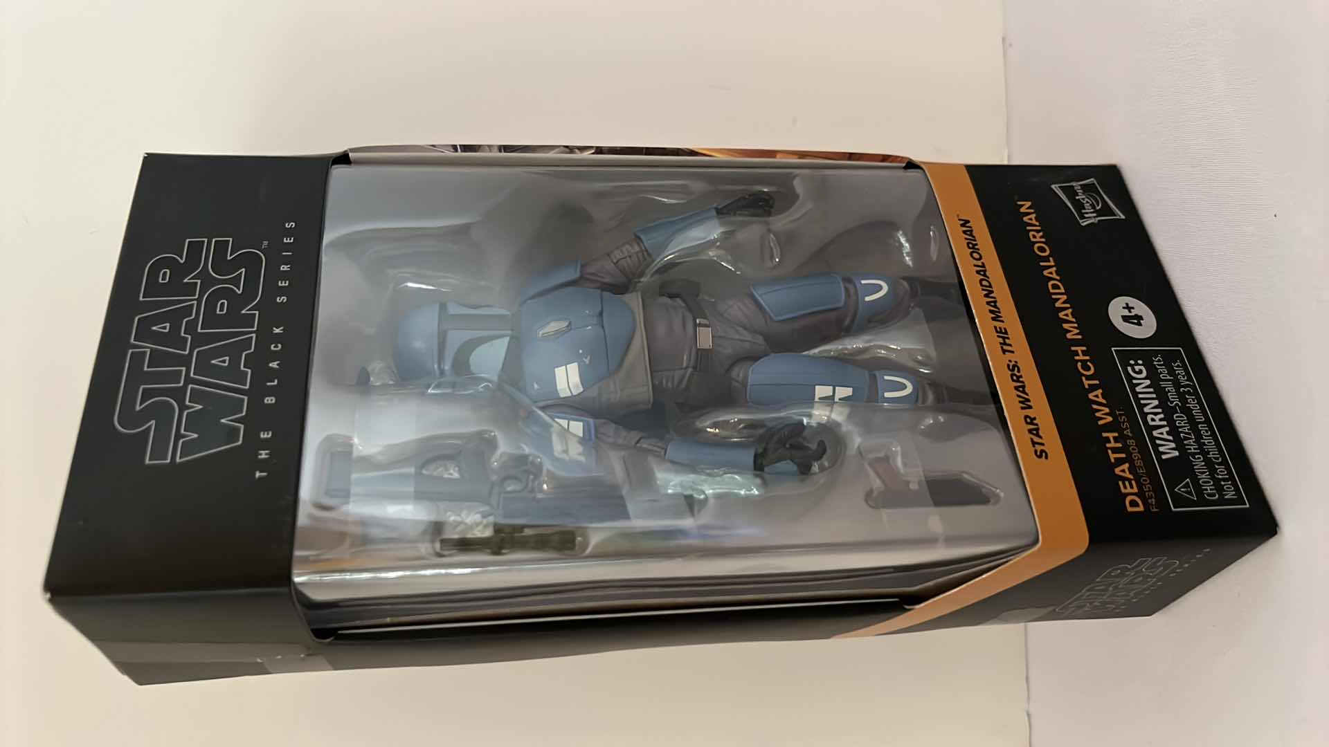 Photo 3 of NEW HASBRO STAR WARS "DEATH WATCH MANDALORIAN" ACTION FIGURE MSRP $30