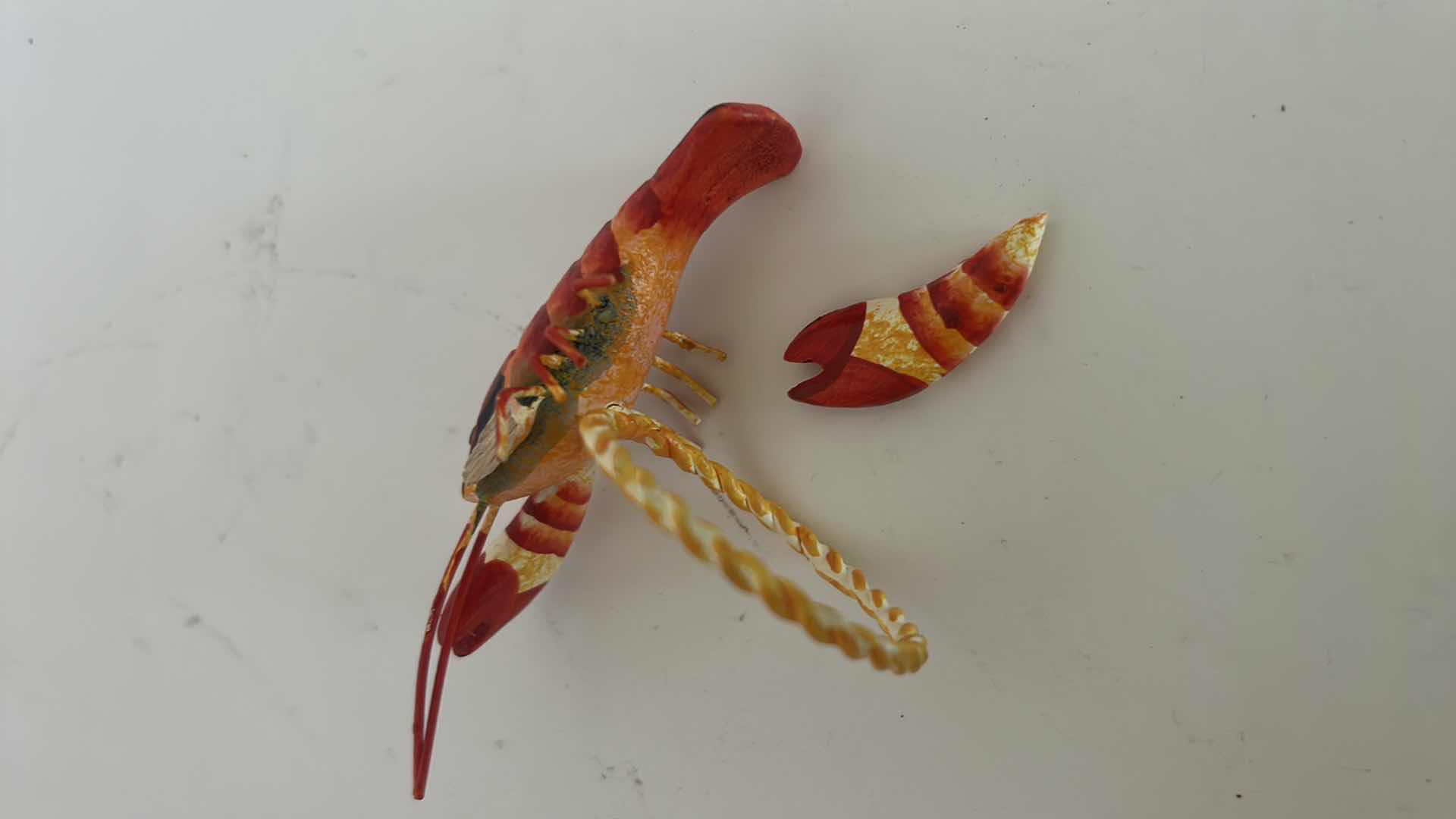 Photo 5 of 4 LOBSTER KUBA PORCELAIN BAVARIA GERMANY PLATES AND 12 LOBSTER NAPKIN RINGS 1 is BROKEN