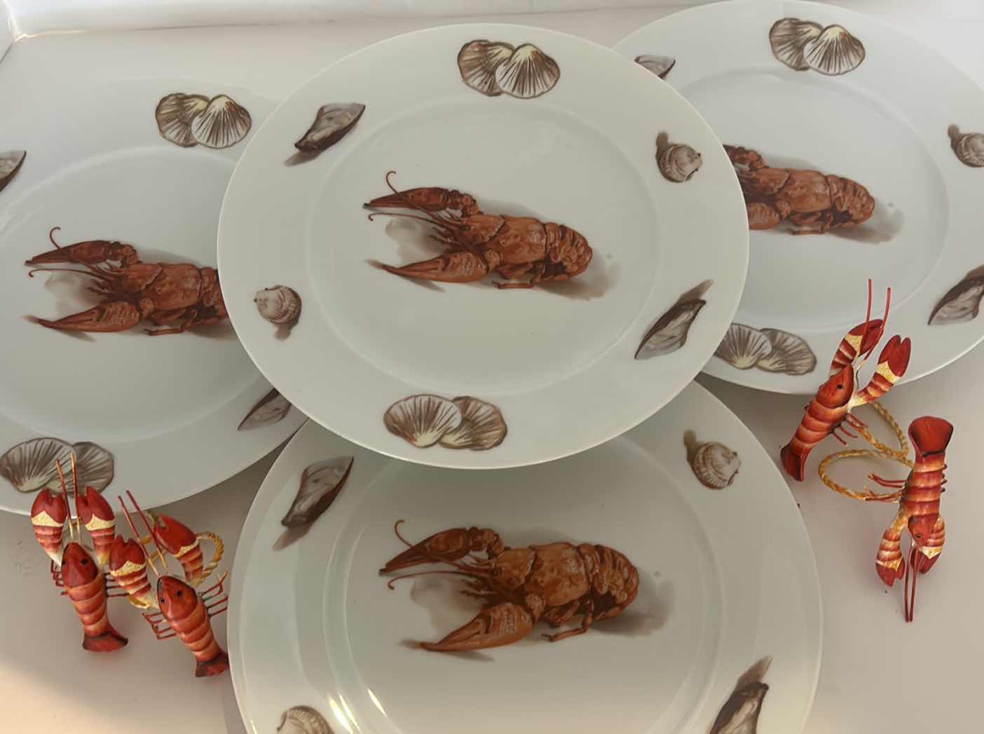 Photo 2 of 4 LOBSTER KUBA PORCELAIN BAVARIA GERMANY PLATES AND 12 LOBSTER NAPKIN RINGS 1 is BROKEN