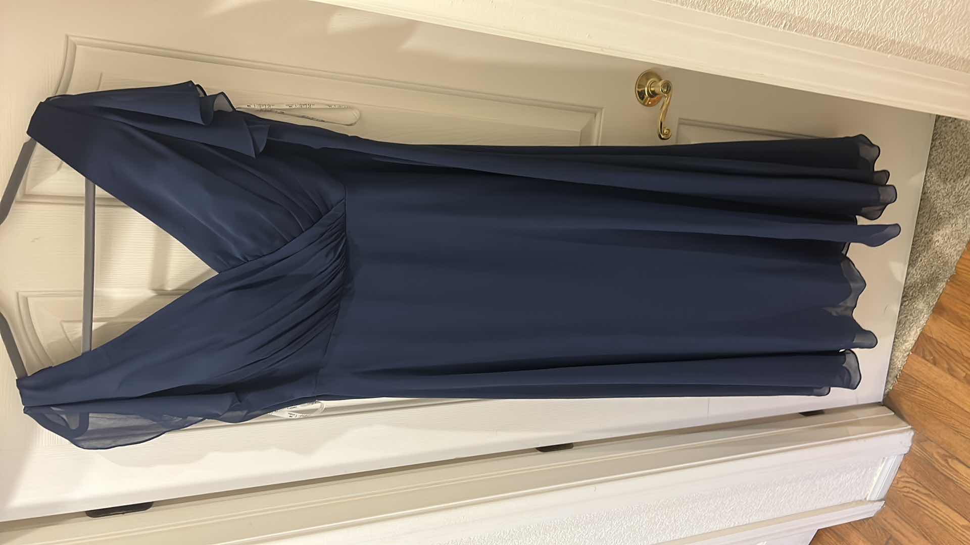 Photo 5 of WOMENS FORMAL FLOOR LENGTH GOWN SIZE 18