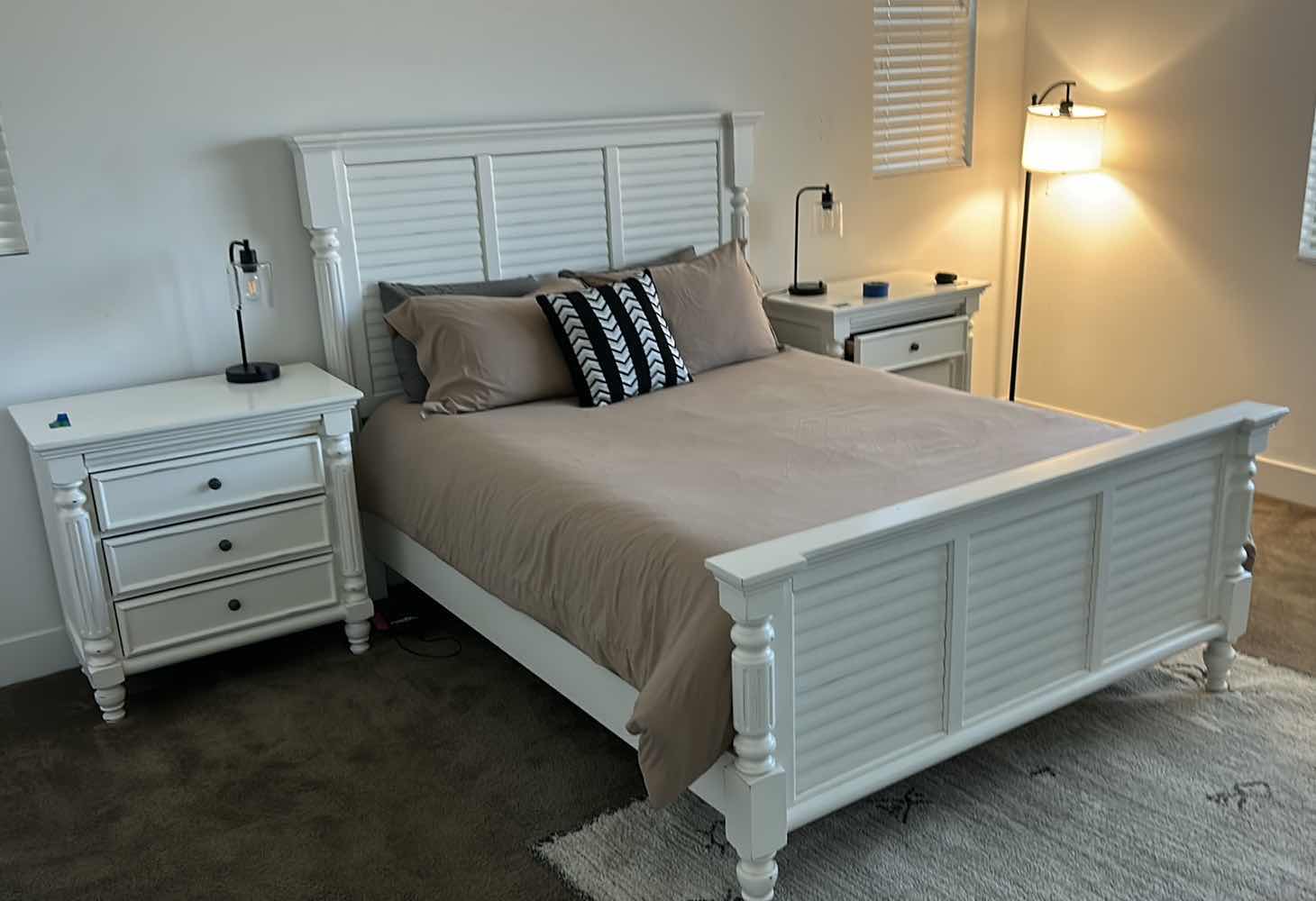 Photo 1 of WHITE QUEEN HEADBOARD, FOOTBOARD AND SURROUND ( ALL ELSE SOLD SEPARATELY) 68“ x 90” x 5‘