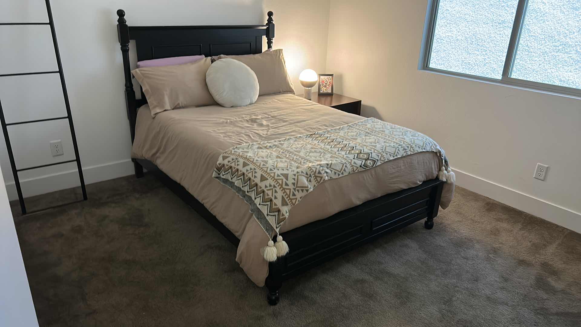 Photo 1 of FULL BEDDING LINENS- COMFORTER, PILLOWS AND SHEETS ( BED NOT INCLUDED)