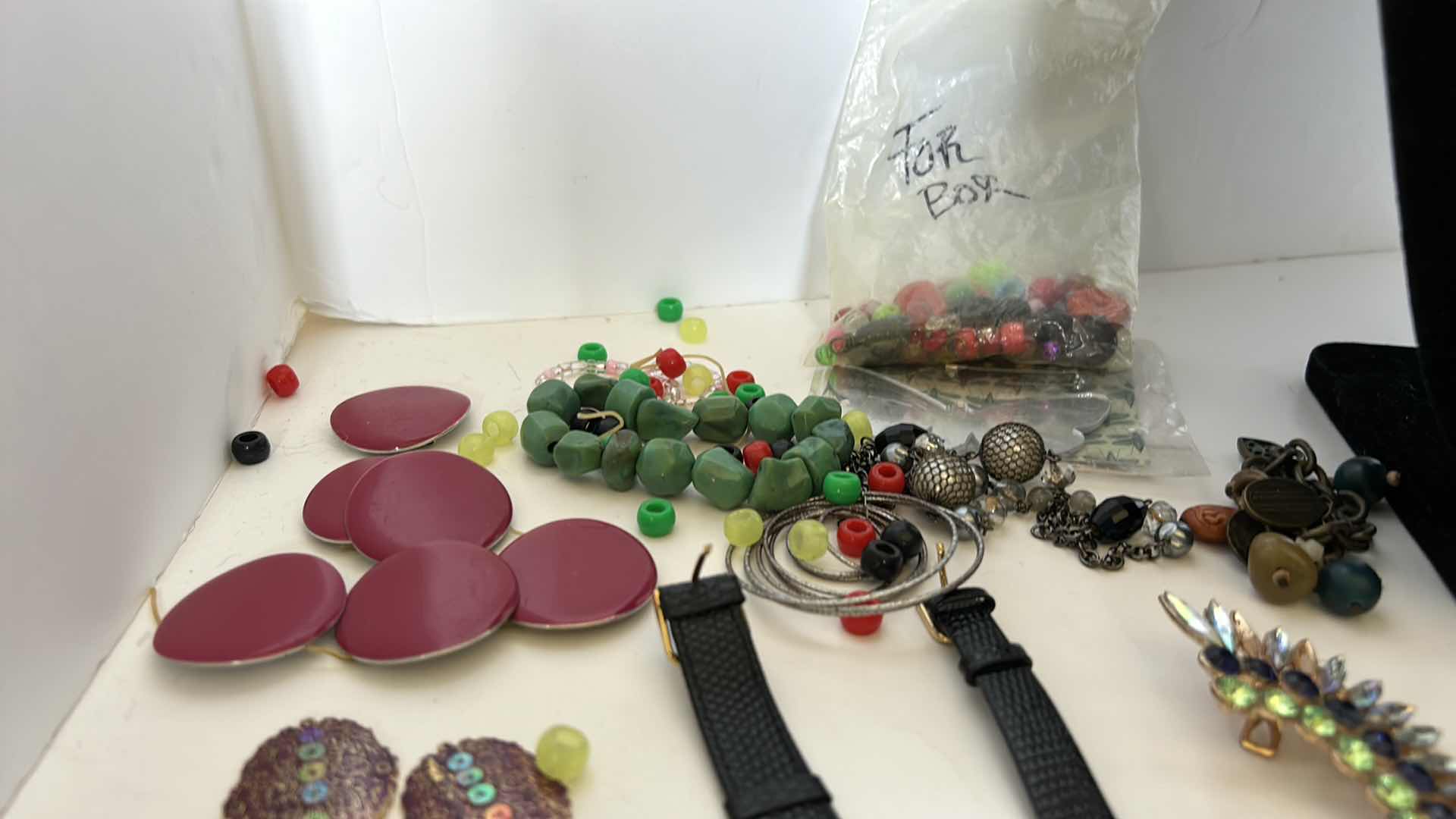 Photo 6 of COSTUME JEWELRY PIECES - 2 WATCHES, JEWELRY MAKING PIECES AND MORE