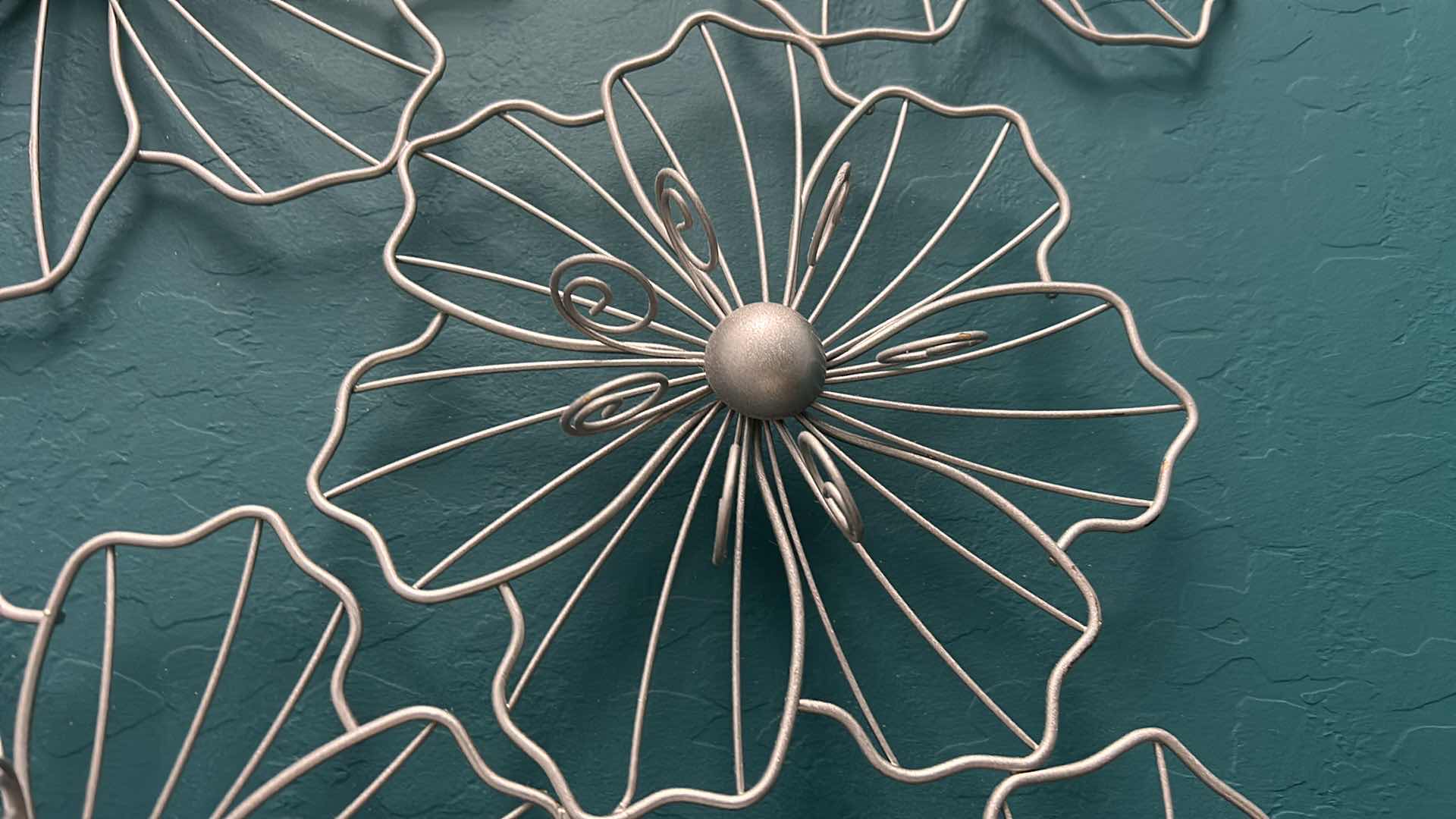 Photo 3 of METAL FLOWER WALL DÉCOR 42” X H 21”.