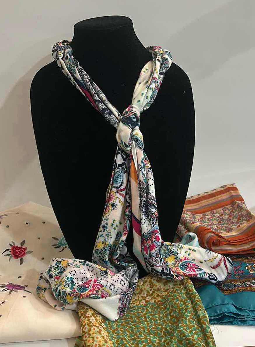 Photo 1 of 5 WOMEN SCARVES