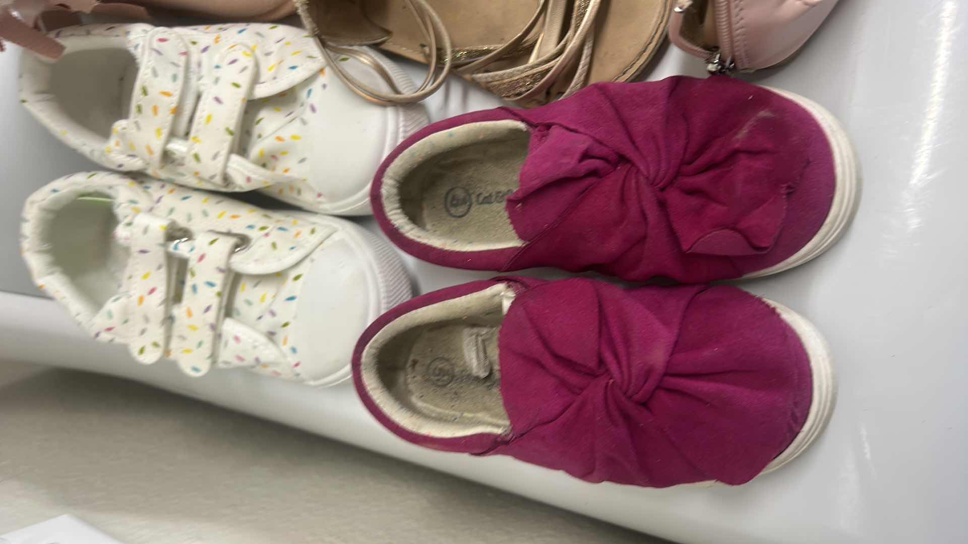Photo 1 of 8 PAIRS OF CHILDRENS SHOES - VARIOUS SIZES