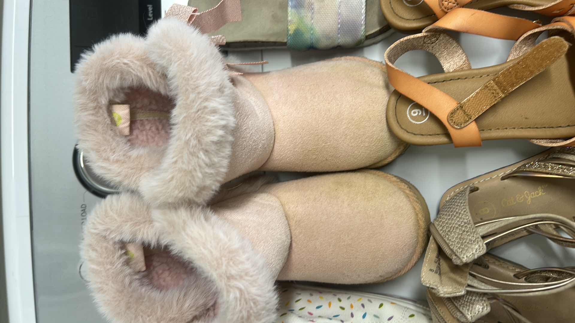 Photo 1 of 8 PAIRS OF CHILDRENS SHOES - VARIOUS SIZES