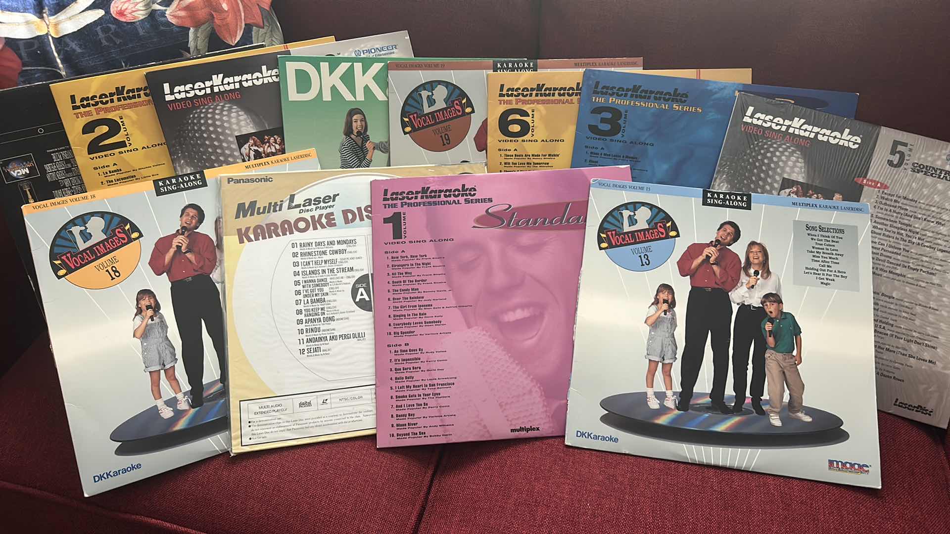 Photo 1 of PANASONIC MULTI LASER DISC KARAOKE PLAYER W MULTIPLE SONG DISCS & MICROPHONE
