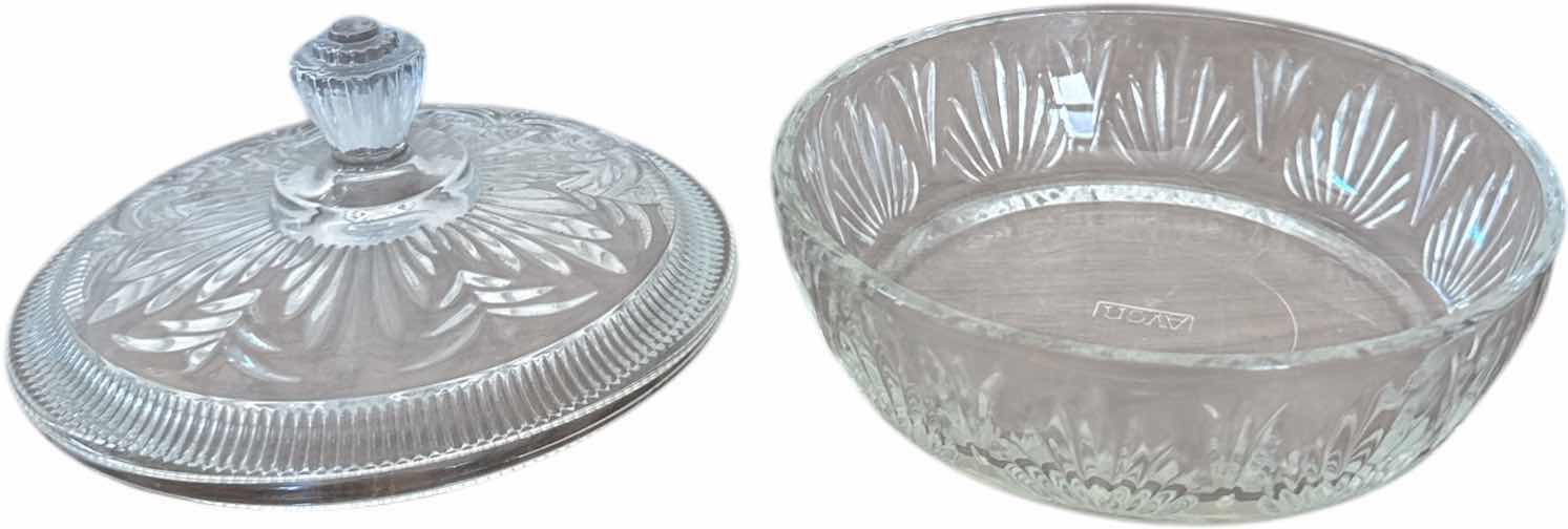 Photo 1 of 3- VINTAGE CRYSTAL GLASS, BONBON DISH, CANDY DISH WITH LID, LENOX BUD VASE

CANDY DISH WITH LID
D6” X H4.5”
