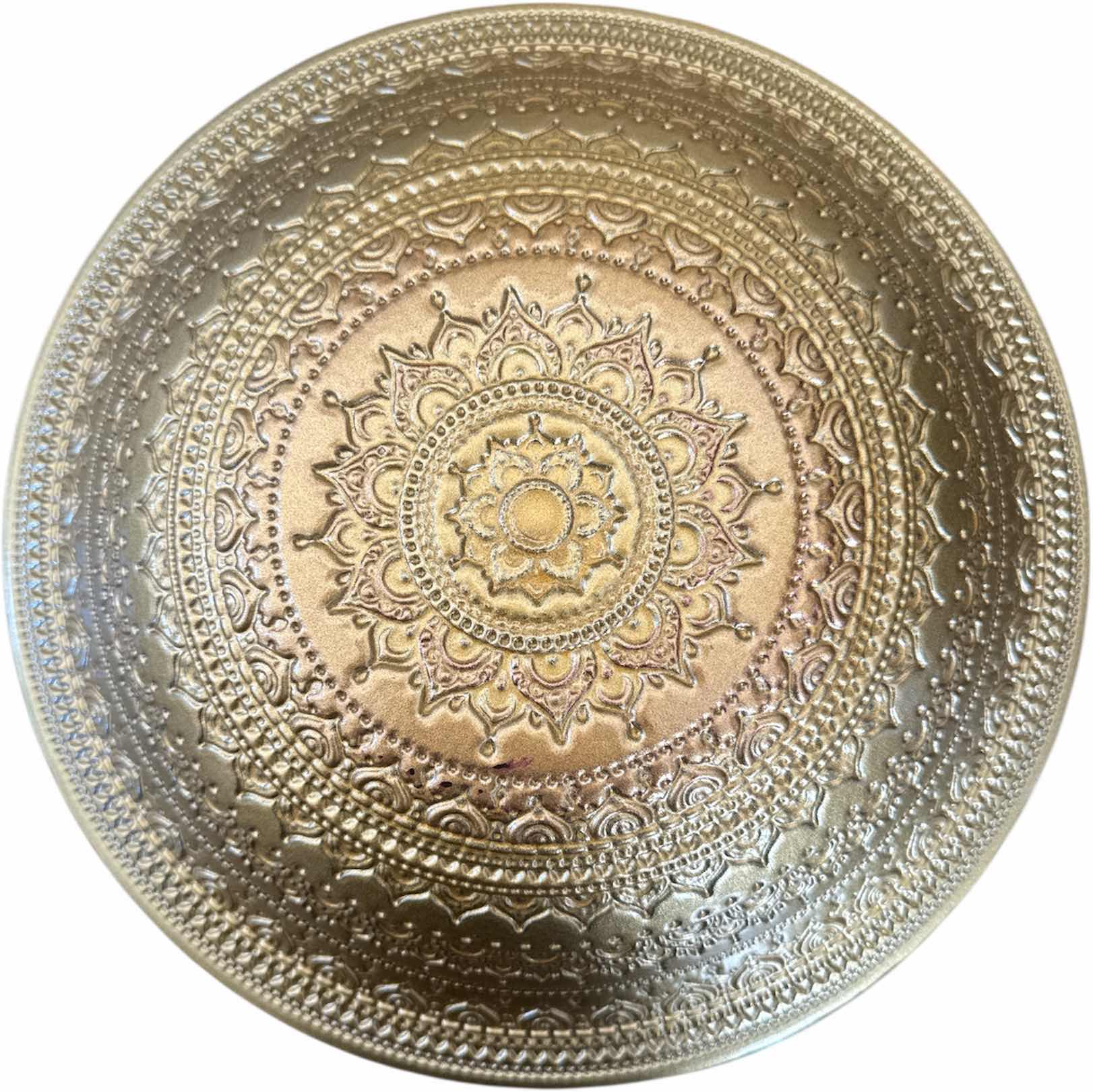 Photo 1 of VINTAGE TURKISH DECORATIVE ART GLASS HAND PAINTED CONSOLE OR CENTERPIECE BOWL

D13” X H3”