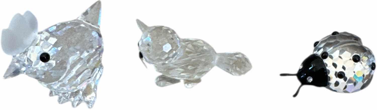 Photo 1 of 6- VINTAGE MINIATURE FIGURINES, HOME DECOR, ANGEL, SWAN, HEN, LADYBUG, CAT, AND DOG COLLECTABLE ITEMS

H2” AND SMALLER