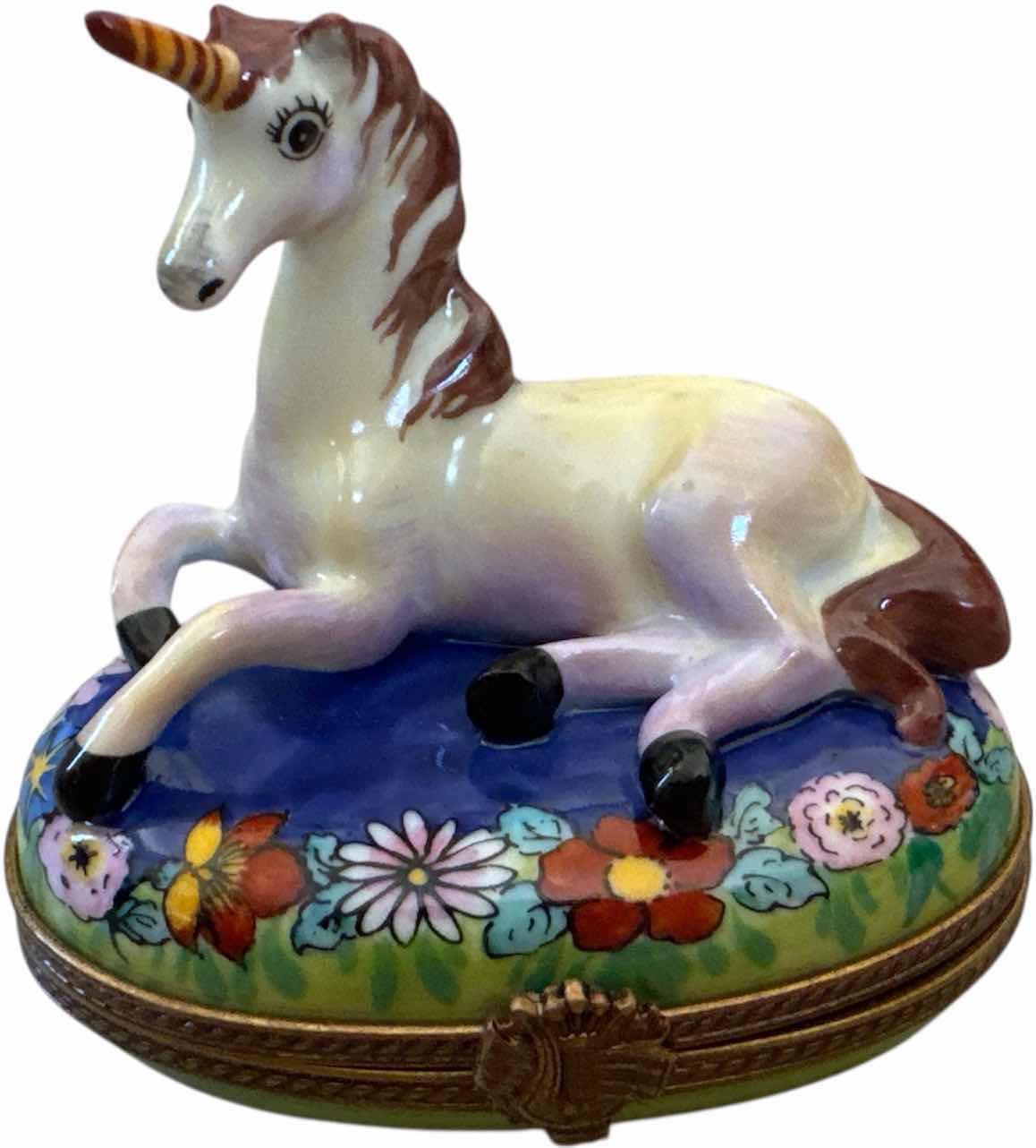 Photo 1 of VINTAGE LIMOGES BOX UNICORN PORCELAIN TRINKET BOX HANDCRAFTED AND PAINTED, FRANCE
H2”