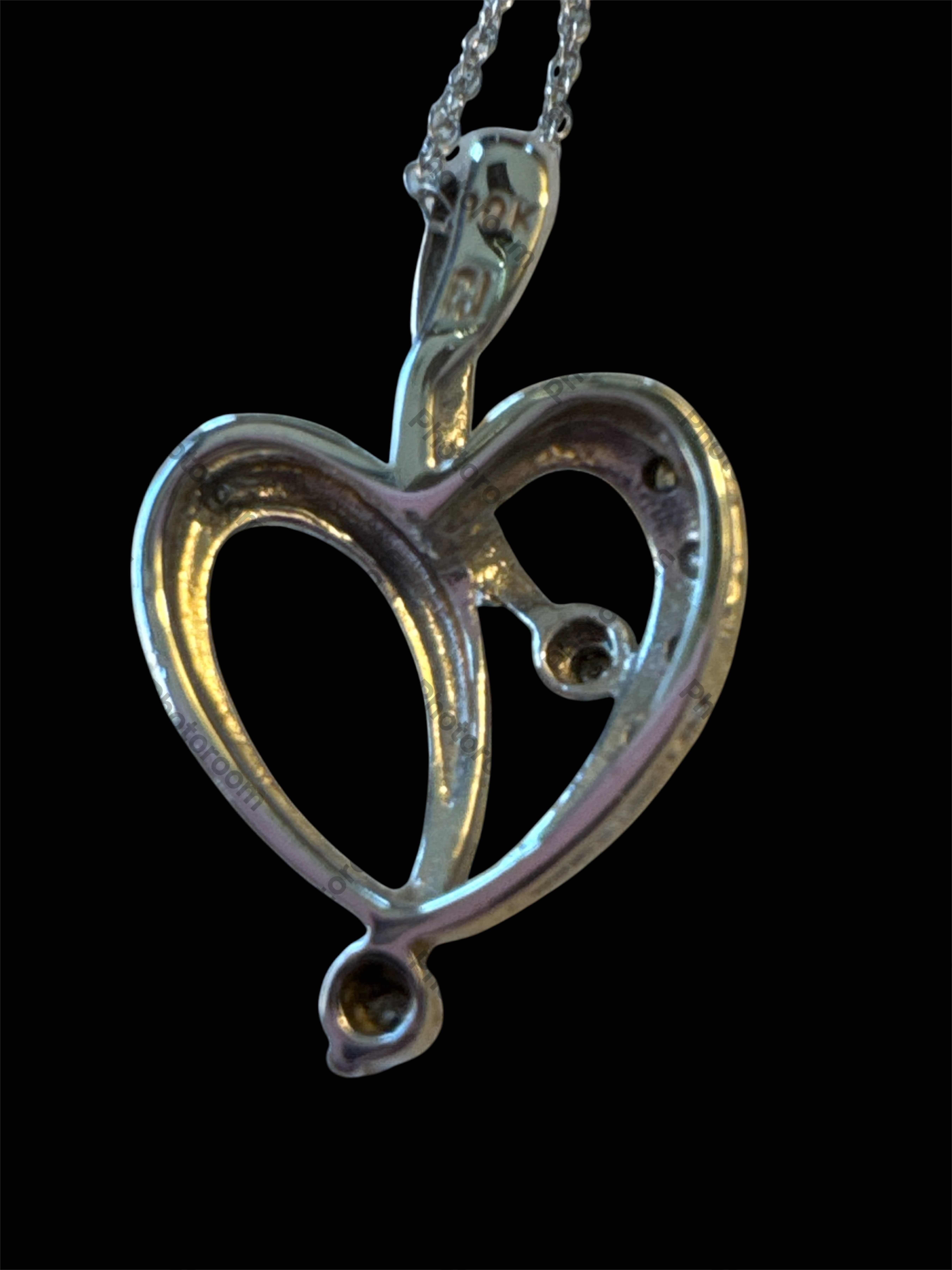 Photo 1 of 10K WHITE GOLD NECKLACE AND HEART SHAPED PENDANT, JEWELRY

NECKLACE
18”