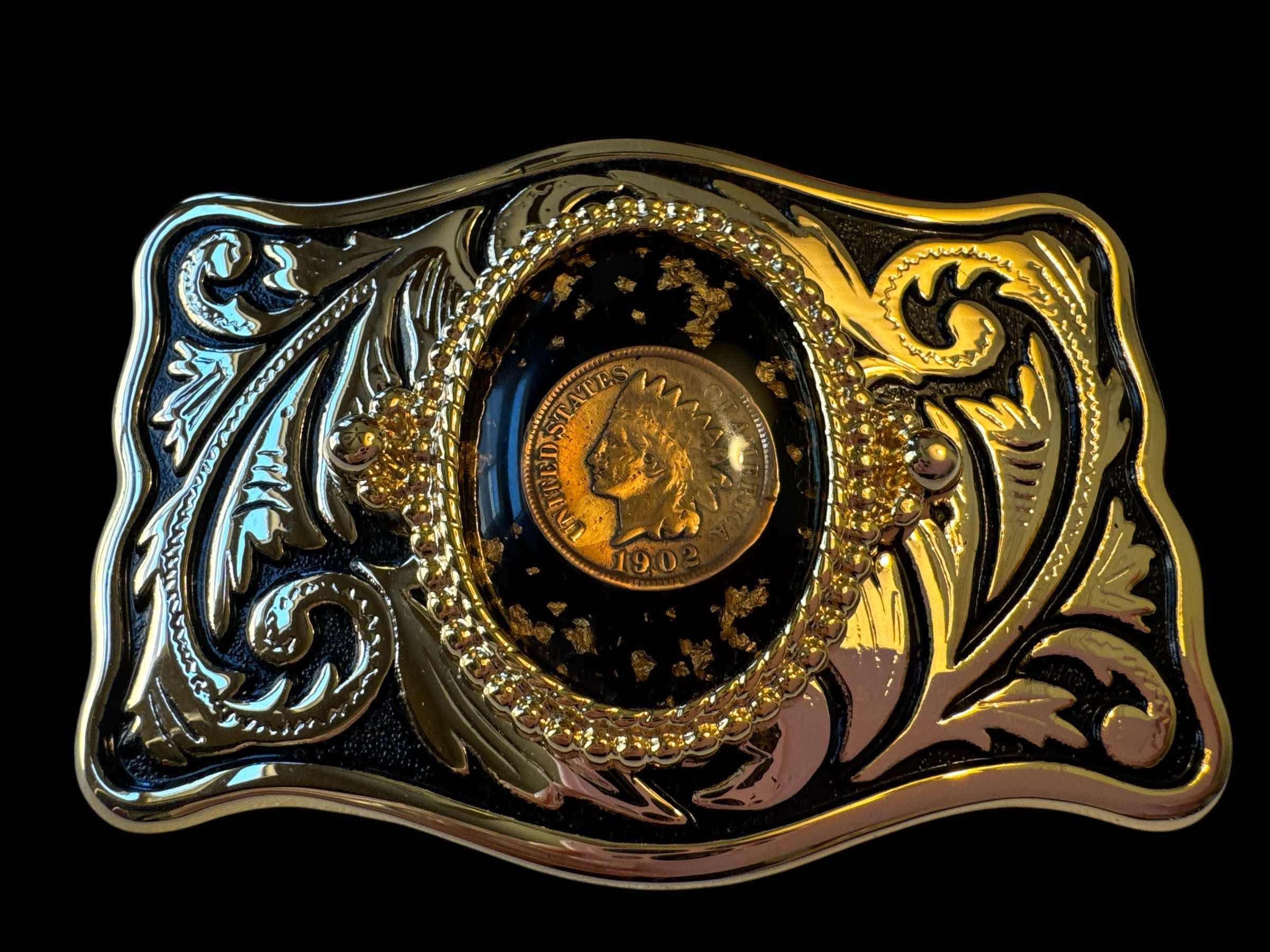 Photo 1 of VINTAGE INDIAN PENNY 1902 BELT BUCKLE GOLD TONE

L3.5” X W2.25”