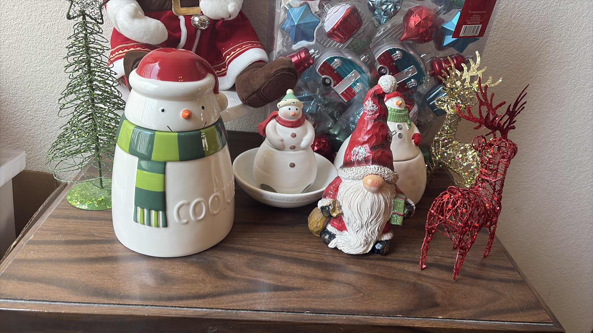 Photo 1 of CHRISTMAS DECOR