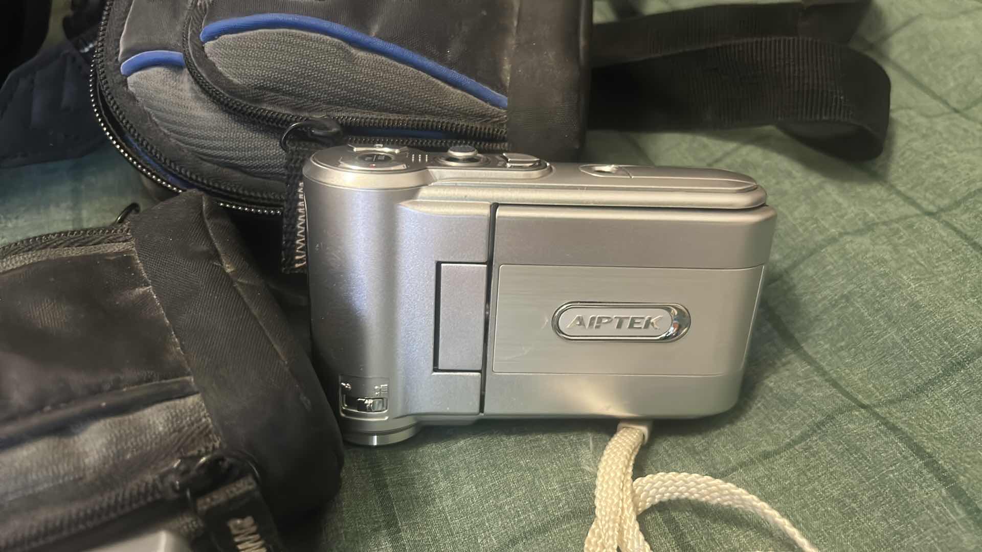 Photo 1 of 3 VINTAGE CAMERAS AND 1 BINOCULARS