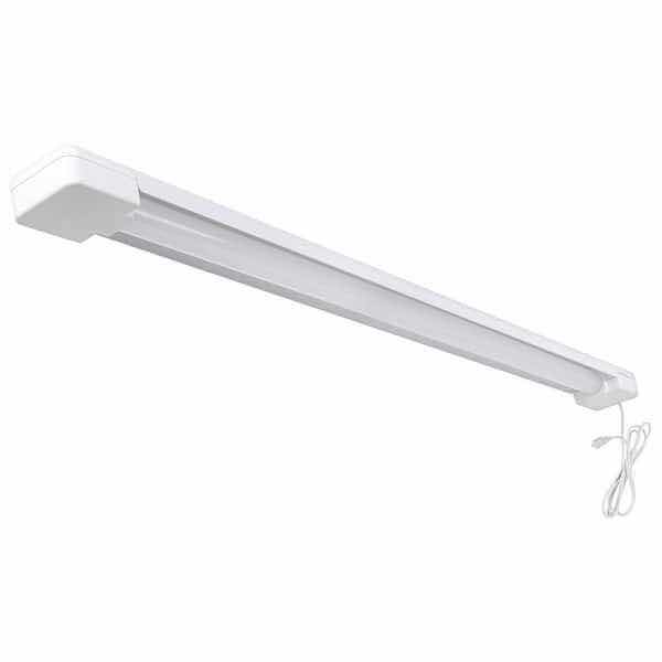 Photo 1 of COMMERCIAL ELECTRIC 3’ INTERGRATED WHITE LED UTILITY SHOP LIGHT W POWER CORD 1003235453